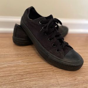 All Black Converse Lowtop Sneaker Unisex